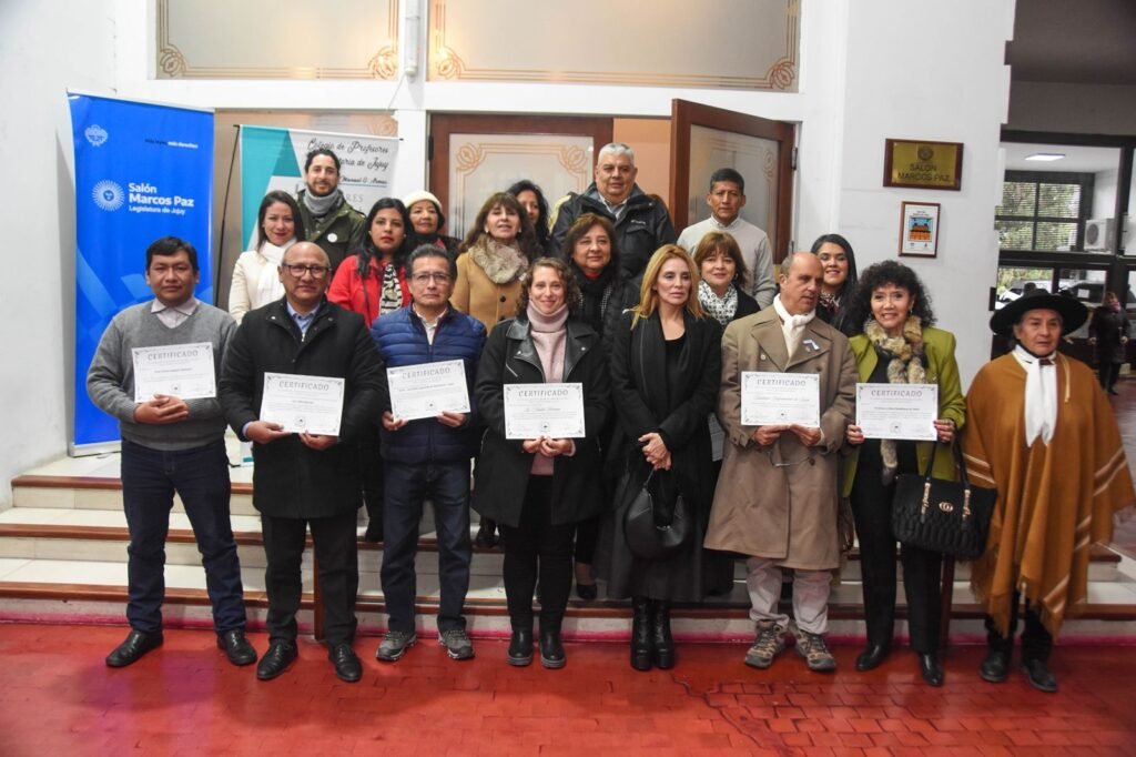 LA LEGISLATURA HOMENAJEÓ A LOS HISTORIADORES EN SU DÍA