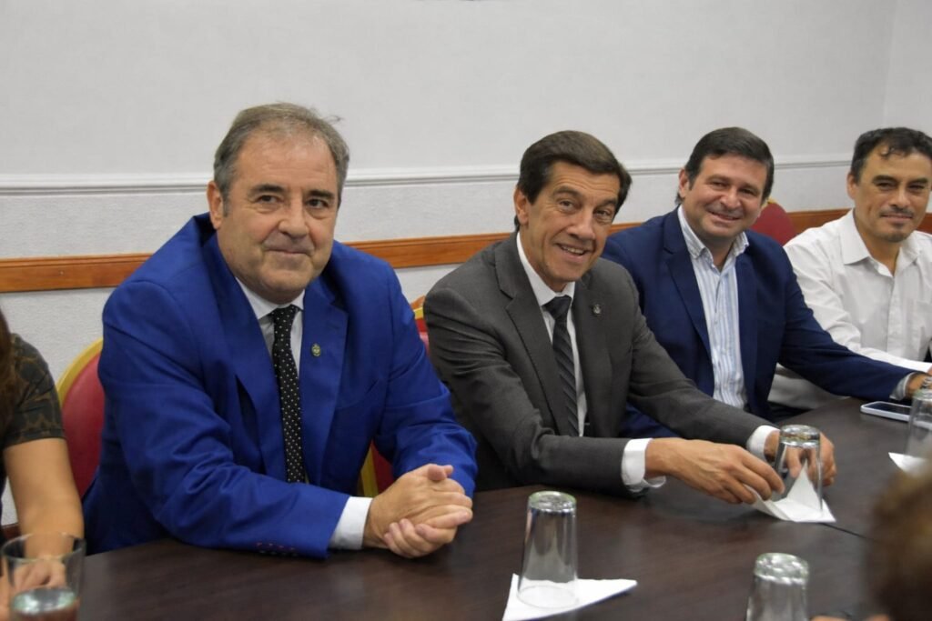 EL GOBERNADOR CAROS SADIR Y EL VICEGOBERNADOR ALBERTO BERNIS IMPULSAN AGENDA LEGISLATIVA CON EL BLOQUE OFICIALISTA