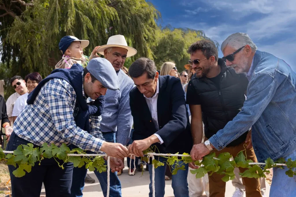 CARLOS SADIR INAUGURÓ EL NUEVO APEADERO DEL TREN SOLAR DE LA QUEBRADA
