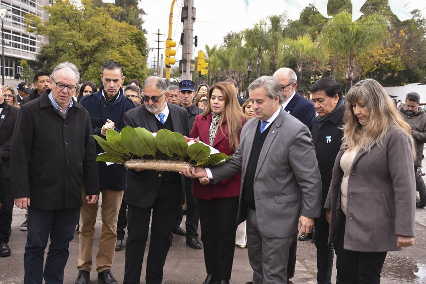 CONCEJALES Y VECINOS CONMEMORARON LA AFIRMACIÓN DE LOS DERECHOS ARGENTINOS SOBRE LAS ISLAS MALVINAS