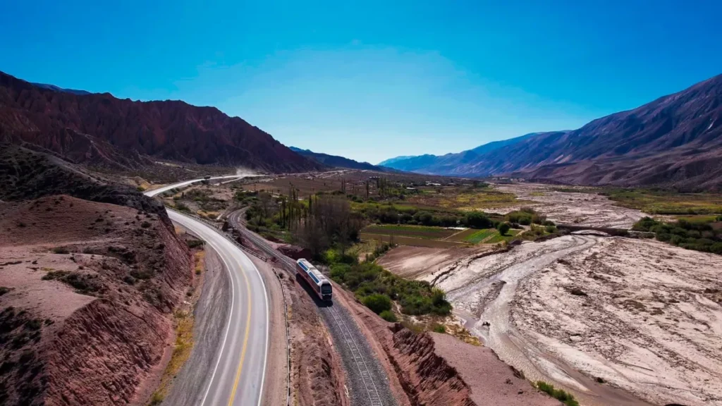 EL TREN SOLAR CELEBRA LOS 23 AÑOS DE LA QUEBRADA DE HUMAHUACA COMO PATRIMONIO DE LA HUMANIDAD