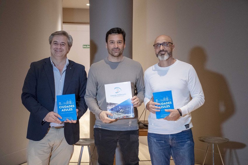 EL LIBRO “CIUDADES AZULES” FUE PRESENTADO EN EL C.C. LOLA MORA